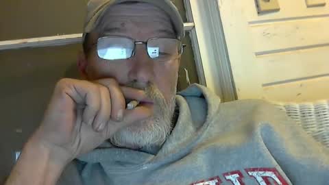 Snapshot of dirtynastyoldman chatting on 03-10-25, 01:34 dirtynastyoldman online show from 03-10-25, 01:34