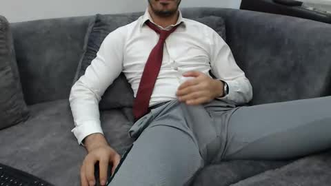 dirtyybooyy77 online show from 06-01-26, 10:44