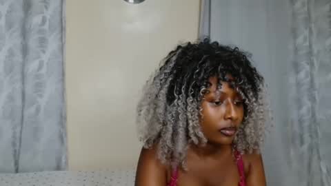 Snapshot of disah_002 chatting on 05-06-26, 05:29 disah_002 online show from 05-06-26, 05:29