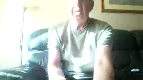 Snapshot of discovery63 chatting on 10-12-25, 11:31 discovery63 online show from 10-12-25, 11:31