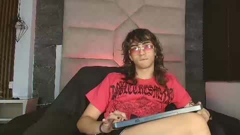 Snapshot of divine____ chatting on 07-13-26, 07:38 DIVINE online show from 07-13-26, 07:38