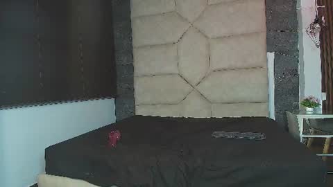 Snapshot of divine____ chatting on 07-22-26, 10:56 DIVINE online show from 07-22-26, 10:56