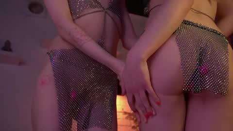 Eva and Lucia online show from 12-21-24, 01:04