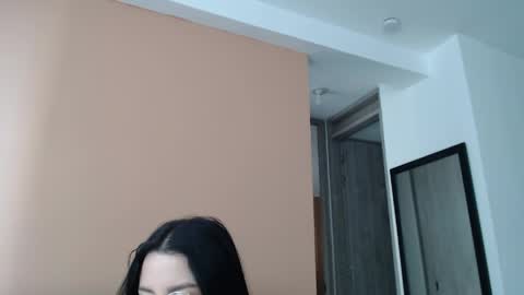 Snapshot of divineisis chatting on 04-28-26, 12:32 Hera online show from 04-28-26, 12:32