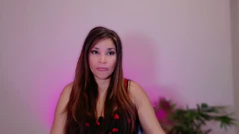 DivineLynn online show from 12-05-24, 01:06