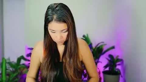 DivineLynn online show from 12-18-25, 03:18