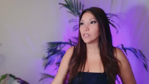 Snapshot of divinelynn chatting on 05-11-26, 01:06 DivineLynn online show from 05-11-26, 01:06
