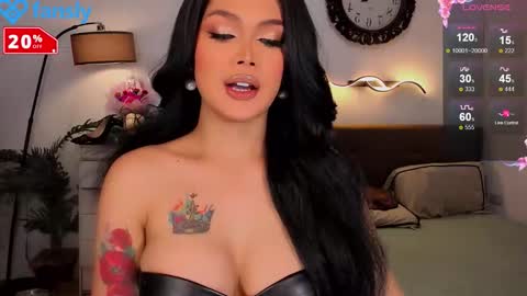 Snapshot of divinequeen chatting on 02-20-26, 12:49 online show from 02-20-26, 12:49