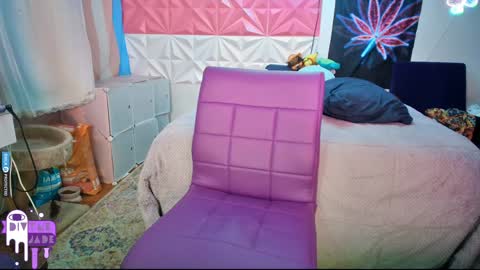 Snapshot of divynejade chatting on 12-15-24, 09:56 Jade Divyne online show from 12-15-24, 09:56