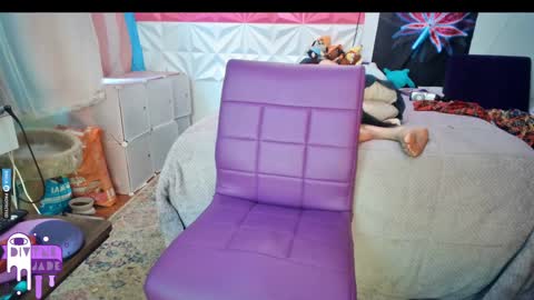 Snapshot of divynejade chatting on 12-15-24, 05:10 Jade Divyne online show from 12-15-24, 05:10