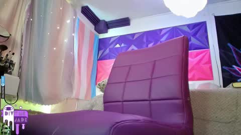 Snapshot of divynejade chatting on 02-23-25, 04:24 Jade Divyne online show from 02-23-25, 04:24