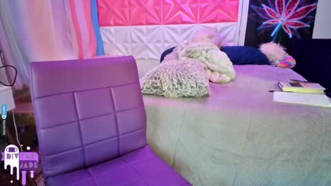 Snapshot of divynejade chatting on 02-25-25, 12:36 Jade Divyne online show from 02-25-25, 12:36