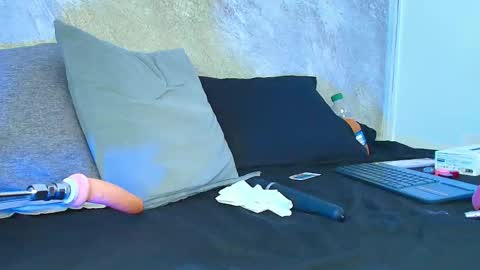 Sofia  online show from 10-28-25, 03:14