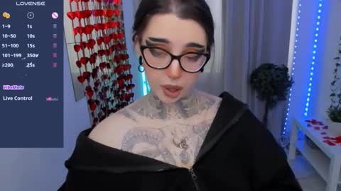 Snapshot of dixipixi_ chatting on 02-12-26, 06:19 dixipixi_ online show from 02-12-26, 06:19