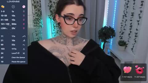 dixipixi_ online show from 03-13-26, 05:47