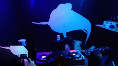 Snapshot of dj_capitain_claw chatting on 02-03-25, 02:14 Adrian Arturo online show from 02-03-25, 02:14