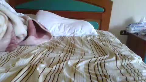 Snapshot of djac1987 chatting on 10-11-25, 11:42 djac1987 online show from 10-11-25, 11:42