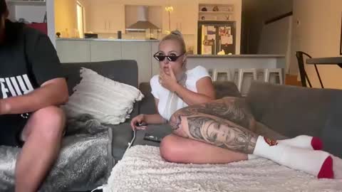 dlcs96 online show from 02-06-25, 03:31