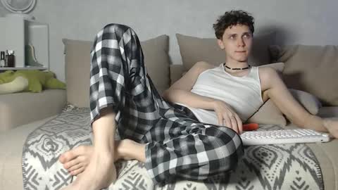 Snapshot of doedeeer chatting on 12-03-24, 04:14 Alex online show from 12-03-24, 04:14