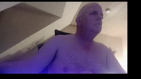 Snapshot of doggy2629 chatting on 05-08-26, 08:14 doggy2629 online show from 05-08-26, 08:14