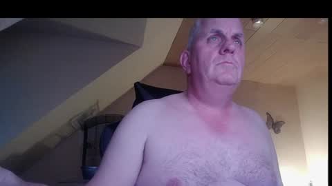 Snapshot of doggy2629 chatting on 06-10-26, 08:08 doggy2629 online show from 06-10-26, 08:08