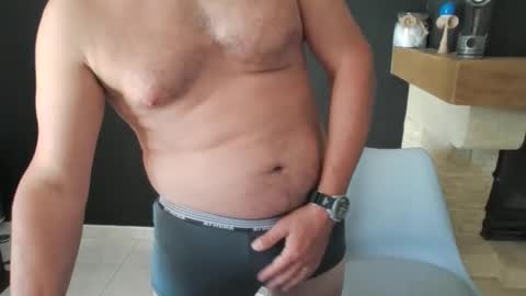 Snapshot of doggydaddi chatting on 09-29-25, 01:16 Alex online show from 09-29-25, 01:16