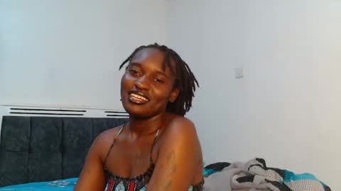 Snapshot of dolce_amber chatting on 11-10-25, 08:08 Dolce online show from 11-10-25, 08:08