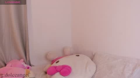 Snapshot of dolceangel__ chatting on 06-17-26, 02:03 Blair online show from 06-17-26, 02:03