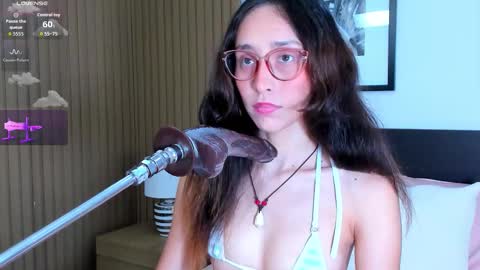 Bella  online show from 09-18-25, 08:22