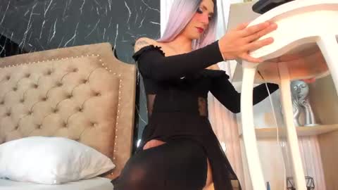 Snapshot of doll_danna chatting on 07-17-26, 01:01 Luciana My online show from 07-17-26, 01:01