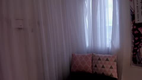 Snapshot of doll_venus chatting on 07-03-26, 10:38 Roxana independent model can you help me reach 100 hands up uwu online show from 07-03-26, 10:38
