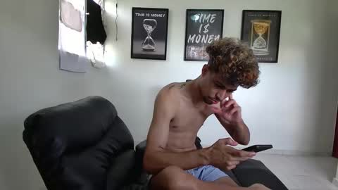 DollarHot30 online show from 04-11-26, 03:27