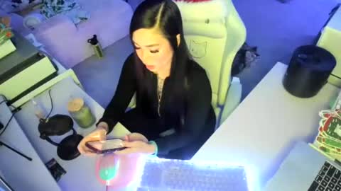 DOLLLFACE online show from 12-14-25, 02:17