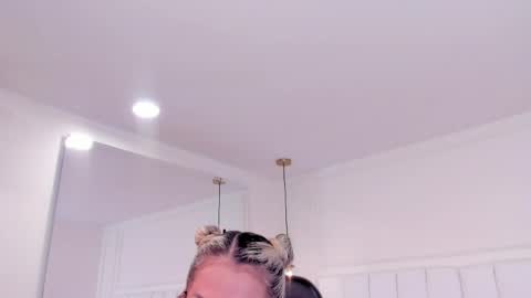 Snapshot of dolly_walker chatting on 05-02-26, 02:27 dolly walker online show from 05-02-26, 02:27