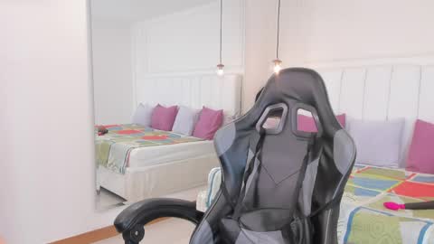 Snapshot of dolly_walker chatting on 05-31-26, 06:09 dolly walker online show from 05-31-26, 06:09
