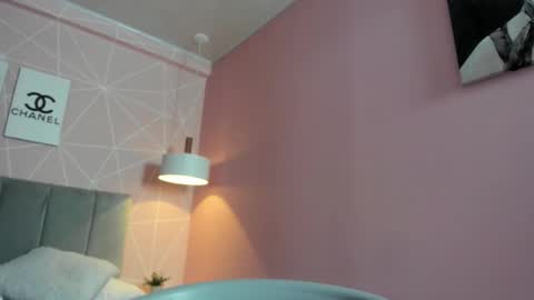 Call me Zoe  online show from 10-31-25, 08:15