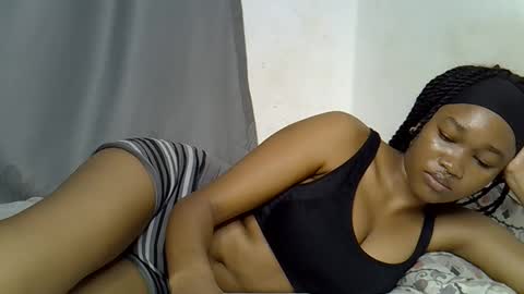 Snapshot of dollyplum chatting on 04-27-26, 07:06 Cushey online show from 04-27-26, 07:06