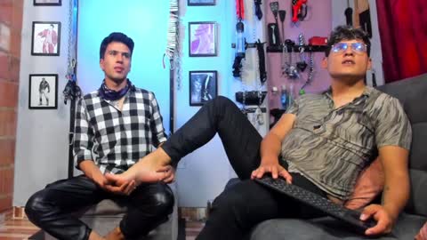 Snapshot of dom2travelers_sm chatting on 02-03-25, 05:24 Diego Castell online show from 02-03-25, 05:24