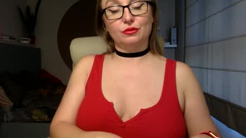 DOM MUMMY online show from 10-18-25, 08:59