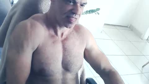 Snapshot of dom_sexx chatting on 12-18-25, 04:35 dom_sexx online show from 12-18-25, 04:35