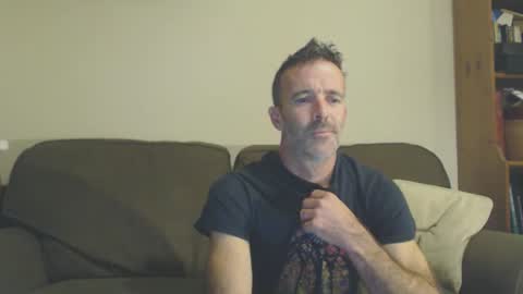Snapshot of dombolio chatting on 09-14-25, 02:49 Dombol online show from 09-14-25, 02:49