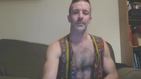Snapshot of dombolio chatting on 10-25-25, 01:40 Dombol online show from 10-25-25, 01:40