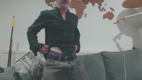 Snapshot of dombolio chatting on 04-04-26, 03:53 Dombol online show from 04-04-26, 03:53