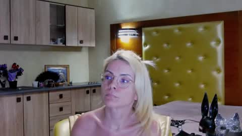 Snapshot of domcaprisse chatting on 06-27-26, 12:22 domcaprisse online show from 06-27-26, 12:22