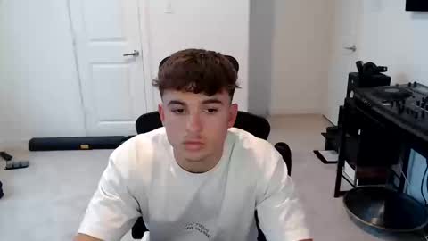 Snapshot of domd3 chatting on 10-16-25, 09:49 Dom online show from 10-16-25, 09:49