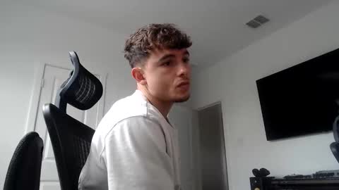 Snapshot of domd3 chatting on 10-27-25, 06:01 Dom online show from 10-27-25, 06:01