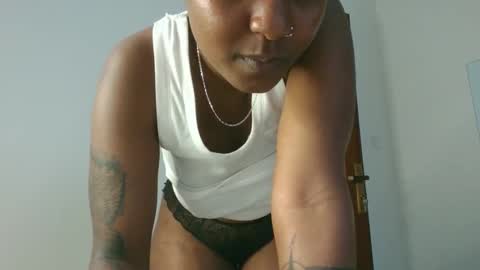 Amarie noels online show from 10-19-25, 01:23