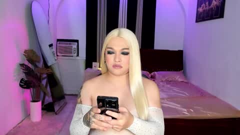 Snapshot of dominant_sanya chatting on 11-30-25, 12:20 Sanya online show from 11-30-25, 12:20
