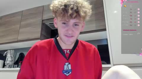 Alex...  online show from 12-04-25, 08:50