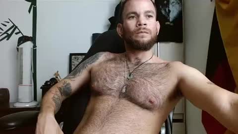 Logan - INDEPENDET MODEL online show from 07-10-26, 12:19